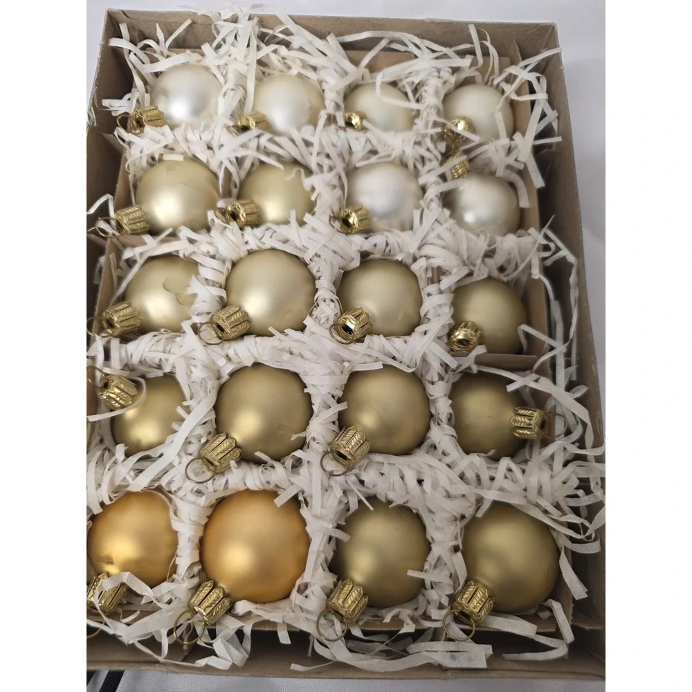 20 Glass Christmas Ornaments Natural Spirit Of Winter Smith & Hawken Germany